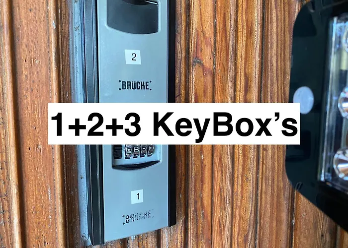 Center, 2nd Floor, Private Rooms, With Kitchen